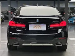 2022 BMW 5 Series 530Li Leading M Sport Package, чёрный — фото 3