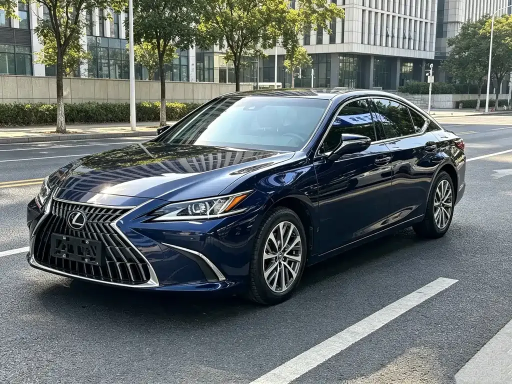 2022 Lexus ES 200 Excellence