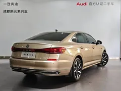 2022 Volkswagen Passat 330TSI Luxury — фото 4