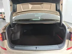 2022 Volkswagen Passat 330TSI Luxury — фото 9