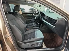 2022 Volkswagen Passat 330TSI Luxury — фото 12