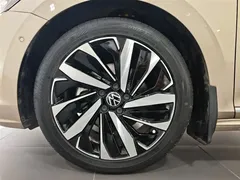 2022 Volkswagen Passat 330TSI Luxury — фото 15