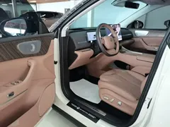 2026 Leapmotor C11 EV 640 Lidar Premium, белый — фото 16