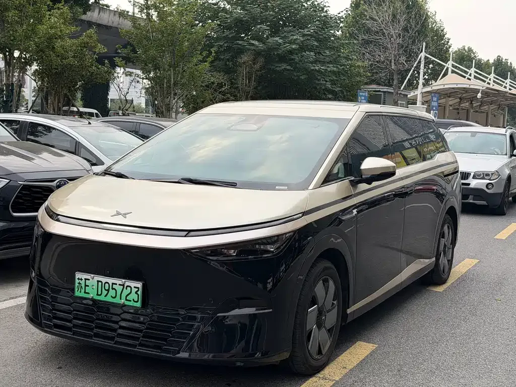 2024 Xpeng X9 610 Long Range Max
