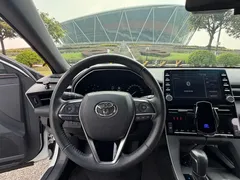 2019 Toyota Avalon 2.0L Luxury, белый — фото 10