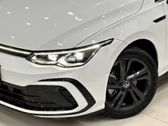 2021 Volkswagen Golf 280TSI DSG R-Line, белый — фото 31