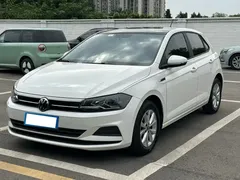 2021 Volkswagen Polo Plus 1.5L AT Colorful Tech, белый — фото 1