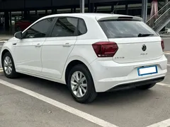 2021 Volkswagen Polo Plus 1.5L AT Colorful Tech, белый — фото 8