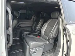 2023 Toyota Sienna 2.5L Hybrid Premium, белый — фото 5
