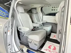 2023 Toyota Granvia 2.5L Hybrid Comfort — фото 12