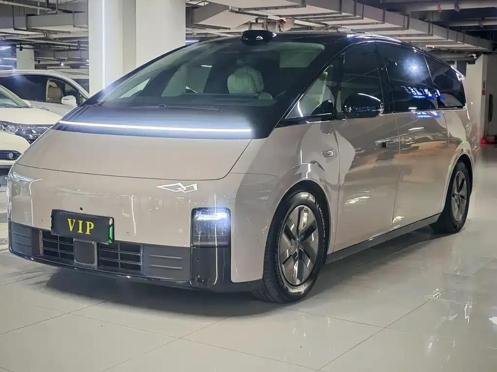 2024 Li Auto MEGA Ultra