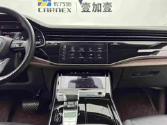 2021 Audi Q7 55 TFSI quattro S line Sport — фото 10
