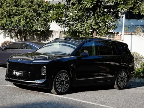 2026 Nio ES8 6-seat Executive Luxury