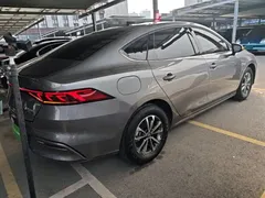 2024 BYD Qin PLUS Honor DM-i PHEV 55km Leading — фото 7