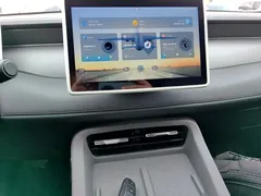 2025 BYD Qin PLUS DM-i PHEV Smart Driving 55km Leading, белый — фото 13