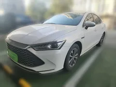 2024 BYD Qin PLUS Honor DM-i PHEV 55km Leading, белый — фото 1