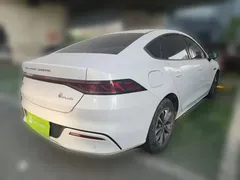 2024 BYD Qin PLUS Honor DM-i PHEV 55km Leading, белый — фото 4