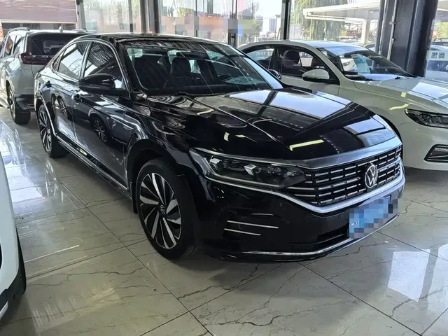 2022 Volkswagen Passat 330TSI Elite