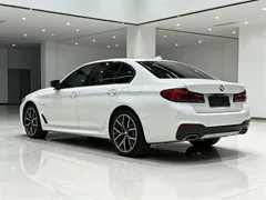 2021 BMW 5 Series 530Li Premium M Sport Package, белый — фото 3