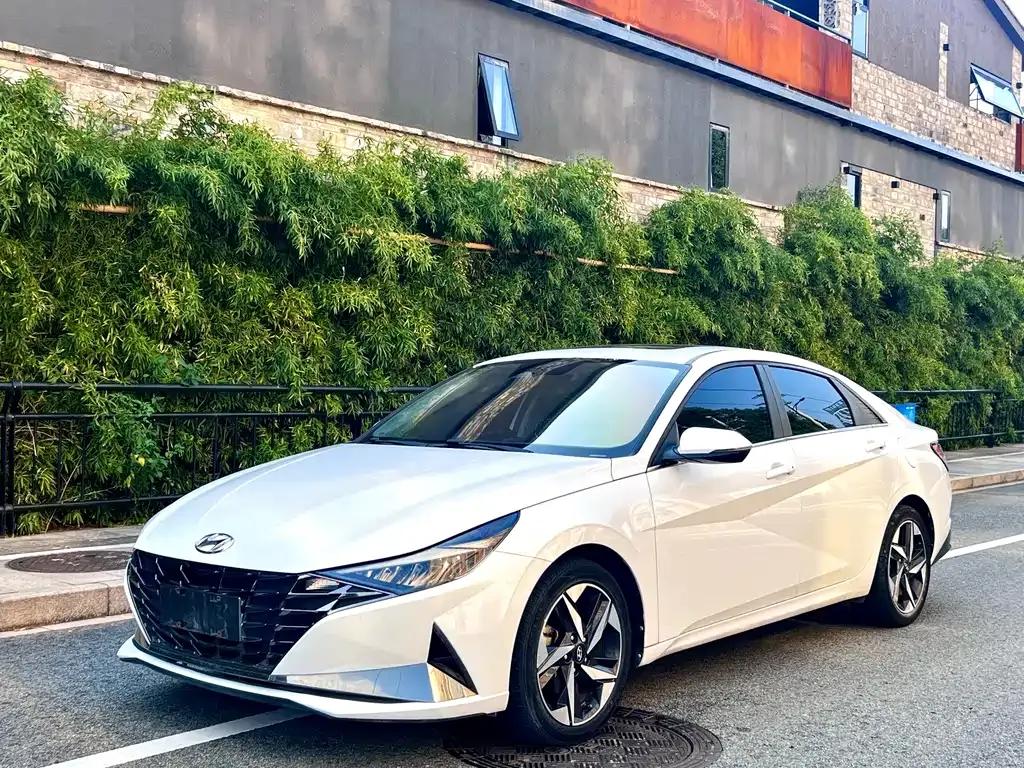2021 Hyundai Elantra 1.5L CVT LUX Premium