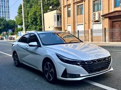 2021 Hyundai Elantra 1.5L CVT LUX Premium, белый — фото 2