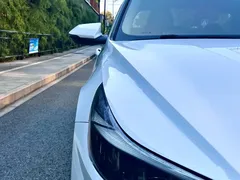 2021 Hyundai Elantra 1.5L CVT LUX Premium, белый — фото 5