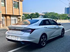 2021 Hyundai Elantra 1.5L CVT LUX Premium, белый — фото 6