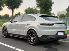 2023 Porsche Cayenne Coupe 3.0T — фото 13