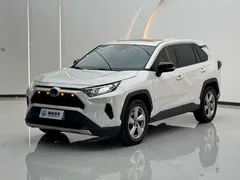 2022 Toyota RAV4 2.0L CVT 2WD Fashion, белый — фото 1