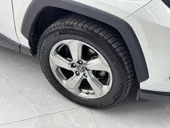 2022 Toyota RAV4 2.0L CVT 2WD Fashion, белый — фото 6