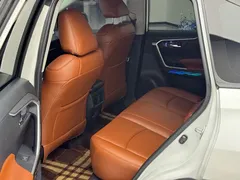 2022 Toyota RAV4 2.0L CVT 2WD Fashion, белый — фото 12