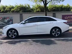 2021 Hyundai Elantra 1.5L CVT Leading GLS, белый — фото 3