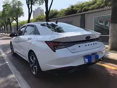 2021 Hyundai Elantra 1.5L CVT Leading GLS, белый — фото 7