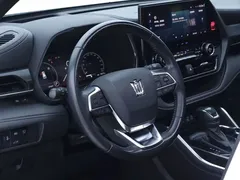 2021 Toyota Crown Kluger 2.5L HEV 4WD Premium, белый — фото 12