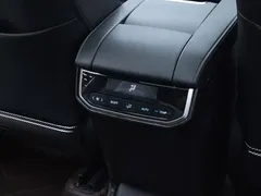 2021 Toyota Crown Kluger 2.5L HEV 4WD Premium, белый — фото 15