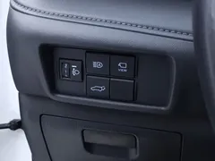2021 Toyota Crown Kluger 2.5L HEV 4WD Premium, белый — фото 19