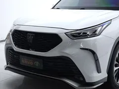 2021 Toyota Crown Kluger 2.5L HEV 4WD Premium, белый — фото 24