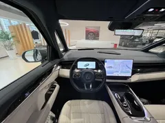 2024 Zeekr 009 6-Seat Executive 4WD 108kWh — фото 13