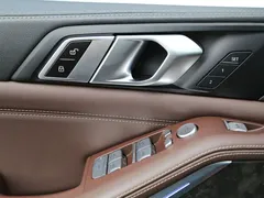 2023 BMW X5 30Li Premium M Sport Package, чёрный — фото 9