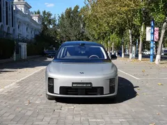 2025 Li Auto i8 Standard — фото 2