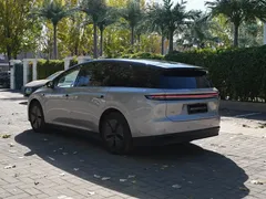 2025 Li Auto i8 Standard — фото 7