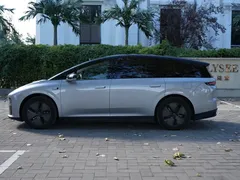 2025 Li Auto i8 Standard — фото 8