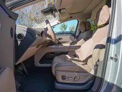 2025 Li Auto i8 Standard — фото 13