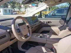 2025 Li Auto i8 Standard — фото 14