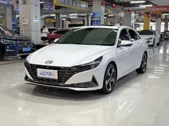 2022 Hyundai Elantra 1.5L CVT LUX Premium, белый — фото 1