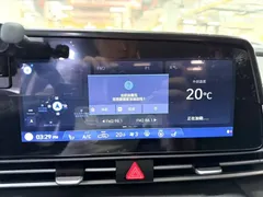 2022 Hyundai Elantra 1.5L CVT LUX Premium, белый — фото 7