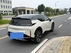 2025 Zeekr X 5-seat RWD, белый — фото 5