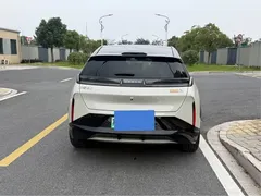 2025 Zeekr X 5-seat RWD, белый — фото 6