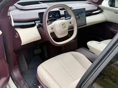 2025 Zeekr X 5-seat RWD, белый — фото 8