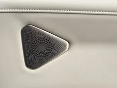 2025 Zeekr X 5-seat RWD, белый — фото 13